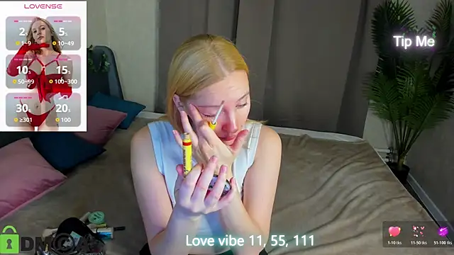 Anna Chelsea online show from 12/18/25, 12:49