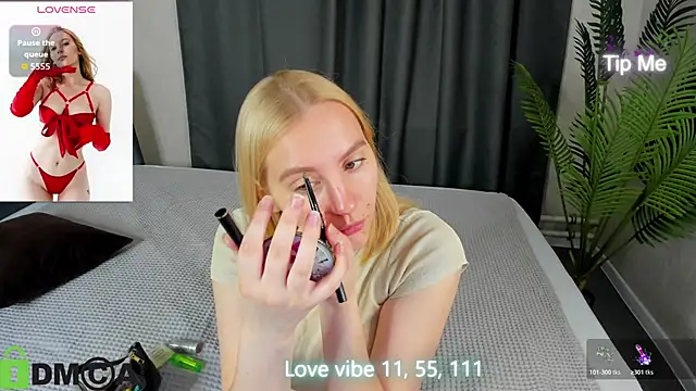 Anna Chelsea online show from 11/12/25, 11:52