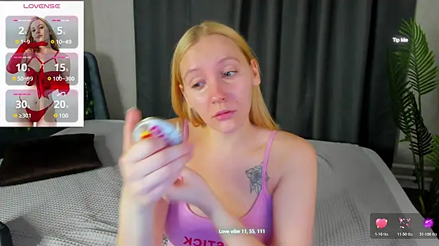 Anna Chelsea online show from 11/14/25, 12:25