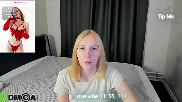 Snapshot of Anna_Chelsea chatting on 09/18/25, 11:41 Anna Chelsea online show from 09/18/25, 11:41