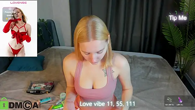 Anna Chelsea online show from 11/18/25, 12:48