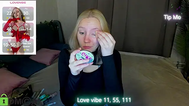 Anna Chelsea online show from 12/17/25, 12:04