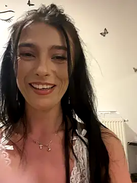 Snapshot of KinkyAmelie chatting on 09/18/25, 06:44 KinkyAmelie online show from 09/18/25, 06:44