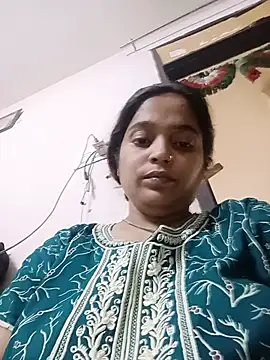 Snapshot of Trisha_71 chatting on 07/11/26, 04:02 Trisha 71 online show from 07/11/26, 04:02