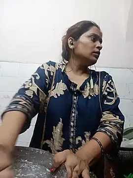 Snapshot of Trisha_71 chatting on 06/29/26, 03:56 Trisha 71 online show from 06/29/26, 03:56