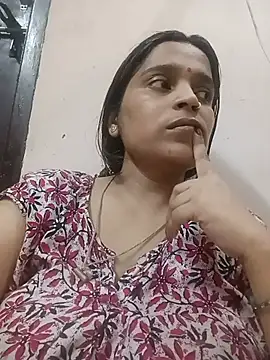Snapshot of Trisha_71 chatting on 07/04/26, 03:27 Trisha 71 online show from 07/04/26, 03:27