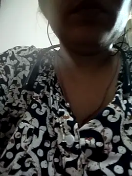 Snapshot of Trisha_71 chatting on 05/28/26, 03:47 Trisha 71 online show from 05/28/26, 03:47