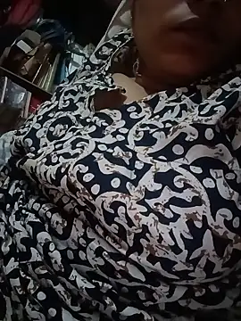 Snapshot of Trisha_71 chatting on 05/31/26, 06:31 Trisha 71 online show from 05/31/26, 06:31