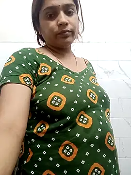 Snapshot of Trisha_71 chatting on 04/25/26, 03:53 Trisha 71 online show from 04/25/26, 03:53