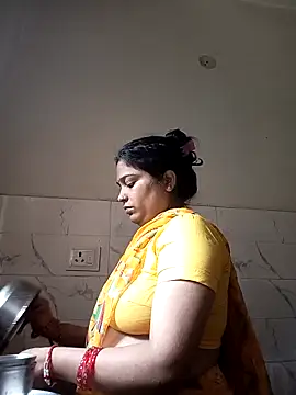 Snapshot of Trisha_71 chatting on 10/05/25, 05:20 Trisha 71 online show from 10/05/25, 05:20