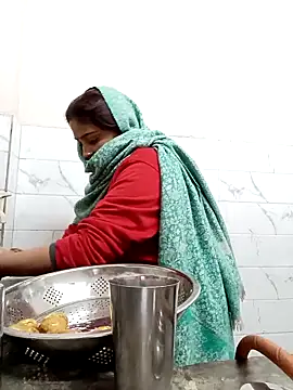 Trisha 71 online show from 12/19/25, 01:46