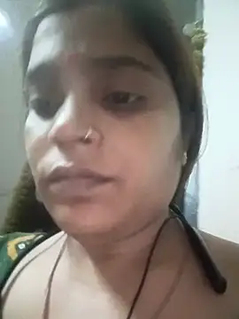 Snapshot of Trisha_71 chatting on 05/23/26, 04:39 Trisha 71 online show from 05/23/26, 04:39