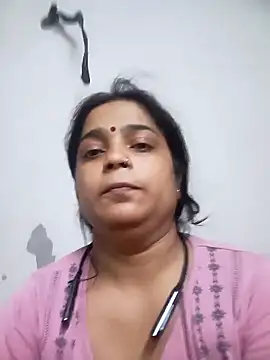 Snapshot of Trisha_71 chatting on 09/11/25, 05:24 Trisha 71 online show from 09/11/25, 05:24