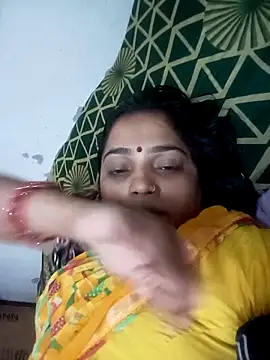 Snapshot of Trisha_71 chatting on 10/04/25, 06:48 Trisha 71 online show from 10/04/25, 06:48