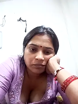 Snapshot of Trisha_71 chatting on 09/30/25, 04:46 Trisha 71 online show from 09/30/25, 04:46