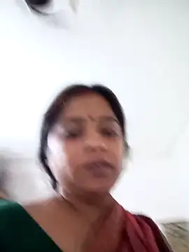 Snapshot of Trisha_71 chatting on 10/06/25, 05:52 Trisha 71 online show from 10/06/25, 05:52