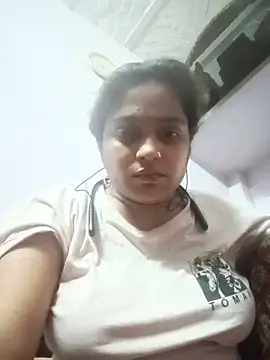 Snapshot of Trisha_71 chatting on 05/16/26, 12:04 Trisha 71 online show from 05/16/26, 12:04