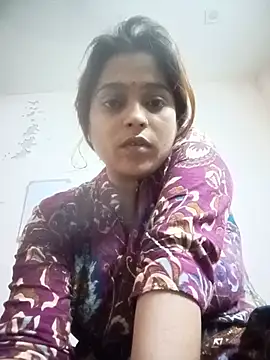 Snapshot of Trisha_71 chatting on 05/14/26, 05:04 Trisha 71 online show from 05/14/26, 05:04