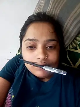 Snapshot of Trisha_71 chatting on 09/15/25, 08:04 Trisha 71 online show from 09/15/25, 08:04