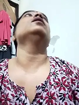 Snapshot of Trisha_71 chatting on 09/14/25, 06:58 Trisha 71 online show from 09/14/25, 06:58