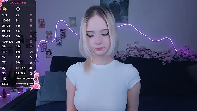 Snapshot of Megan--chan chatting on 04/05/26, 05:08 Megan--chan online show from 04/05/26, 05:08