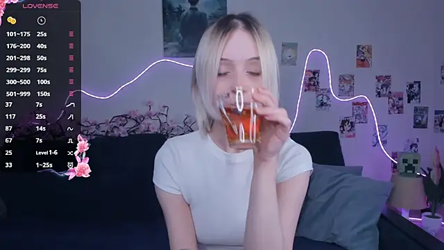 Snapshot of Megan--chan chatting on 03/22/26, 05:03 Megan--chan online show from 03/22/26, 05:03