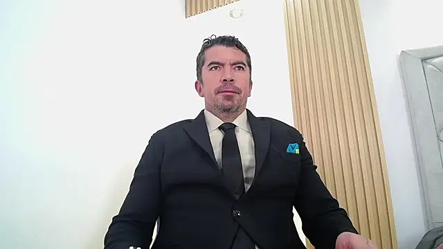 Snapshot of JuanKFit_45 chatting on 04/25/26, 01:41 JuanKFit 45 online show from 04/25/26, 01:41