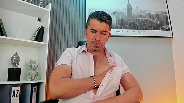 Snapshot of JuanKFit_45 chatting on 07/11/26, 04:24 JuanKFit 45 online show from 07/11/26, 04:24