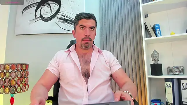 Snapshot of JuanKFit_45 chatting on 07/22/26, 04:36 JuanKFit 45 online show from 07/22/26, 04:36