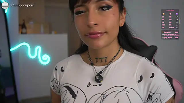 AnnieCouperr online show from 04/03/26, 07:42