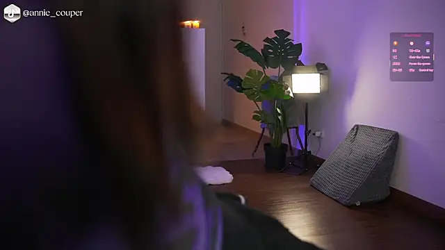 AnnieCouperr online show from 03/29/26, 07:59