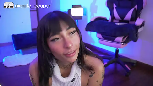 AnnieCouperr online show from 02/22/26, 07:59