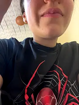 Snapshot of HinataArai chatting on 10/02/25, 08:01 HinataArai online show from 10/02/25, 08:01