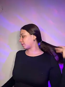 Snapshot of HinataArai chatting on 10/27/25, 08:21 HinataArai online show from 10/27/25, 08:21