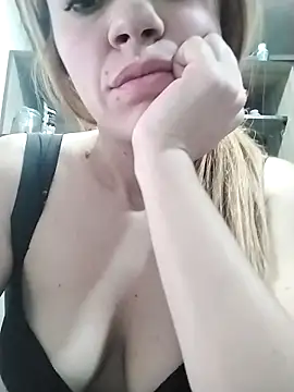 Snapshot of KATA_BLONDE chatting on 10/17/25, 05:26 KATA BLONDE online show from 10/17/25, 05:26