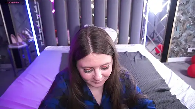 Snapshot of CraveeDoll chatting on 03/01/26, 07:47 CraveeDoll online show from 03/01/26, 07:47