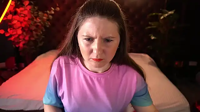 Snapshot of CraveeDoll chatting on 02/16/26, 08:07 CraveeDoll online show from 02/16/26, 08:07