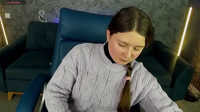 Snapshot of CraveeDoll chatting on 02/02/26, 02:27 CraveeDoll online show from 02/02/26, 02:27