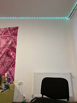 EvvaBBW online show from 12/17/25, 02:00