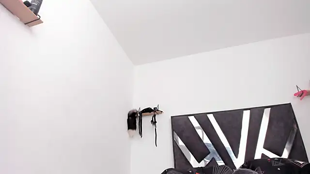 Demy Rhoades online show from 02/09/26, 04:27