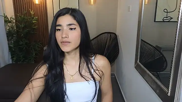 Snapshot of Lia_Mar_ chatting on 10/17/25, 06:10 Lia Mar online show from 10/17/25, 06:10