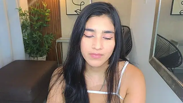 Snapshot of Lia_Mar_ chatting on 10/18/25, 06:10 Lia Mar online show from 10/18/25, 06:10