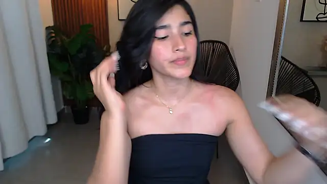 Lia Mar  online show from 04/07/26, 06:10