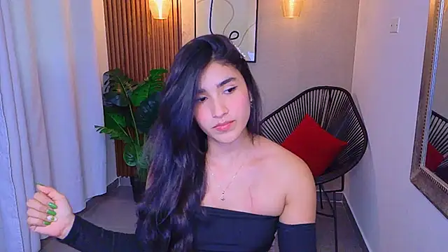 Snapshot of Lia_Mar_ chatting on 06/05/26, 06:13 Lia Mar online show from 06/05/26, 06:13