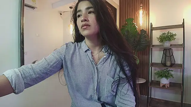 Snapshot of Lia_Mar_ chatting on 09/30/25, 01:28 Lia Mar online show from 09/30/25, 01:28