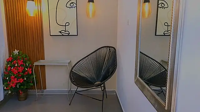 Lia Mar  online show from 12/13/25, 08:04