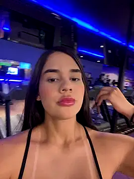 BellaLeclair online show from 12/14/25, 04:34