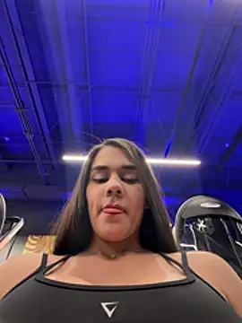 Snapshot of BellaLeclair chatting on 04/17/26, 10:12 BellaLeclair online show from 04/17/26, 10:12