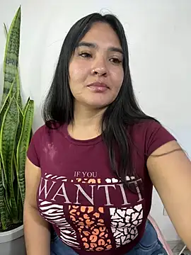 Snapshot of meli__brown chatting on 05/08/26, 10:24 meli brown online show from 05/08/26, 10:24