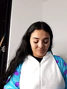 Snapshot of meli__brown chatting on 11/01/25, 03:24 meli brown online show from 11/01/25, 03:24